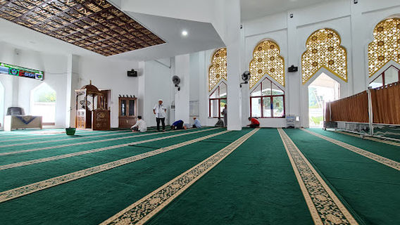 Masjid Terapung Samudera Ilahi Pantai Carocok