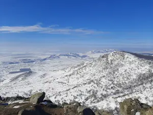 Țuțuiatu Peak
