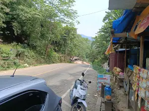 Gapura Batas Kaltim - Kalsel via Gunung Halat