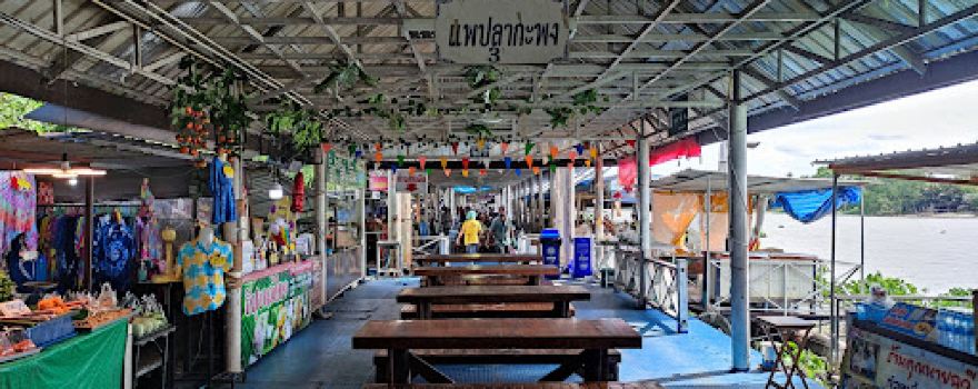 Bang Khla Floating Market