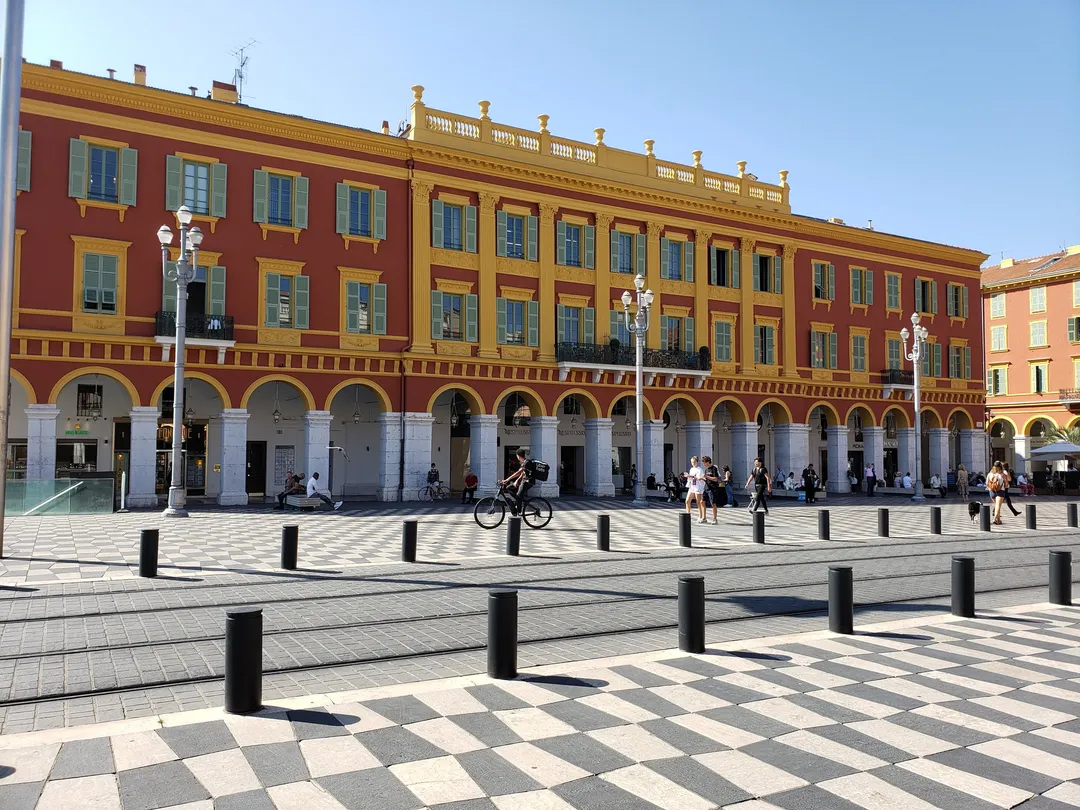 4_Place Masséna