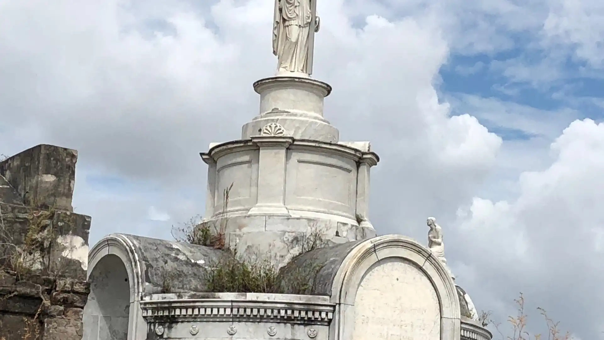 Hotels near St. Louis Cemetery No. 1
