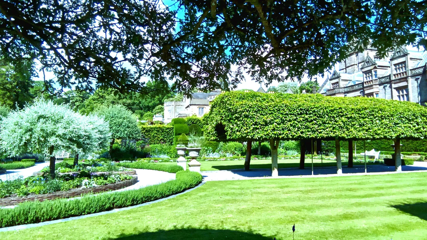 1_Holker Hall & Gardens