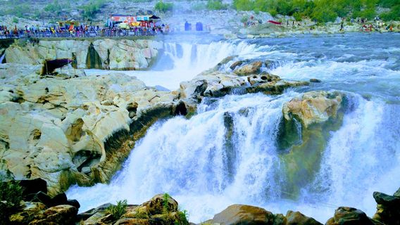 Dhuandhar Waterfall