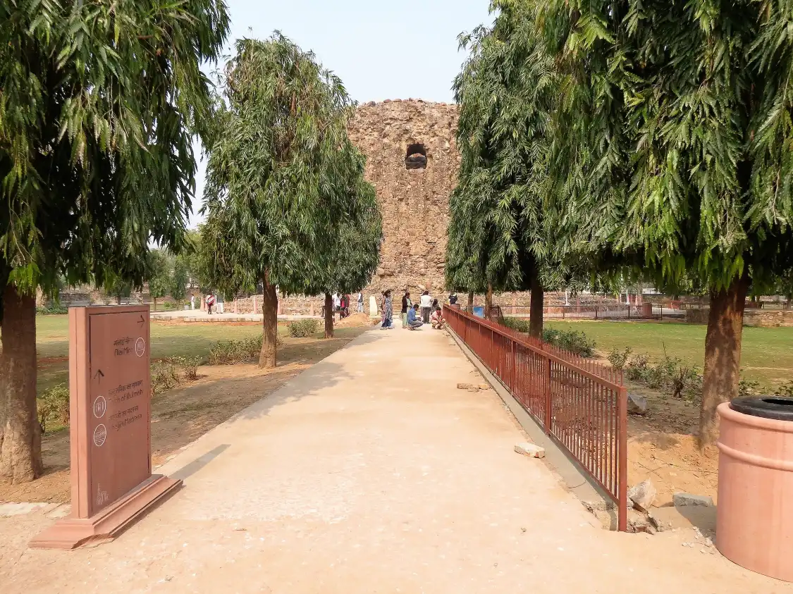 Hotels near Alai Minar