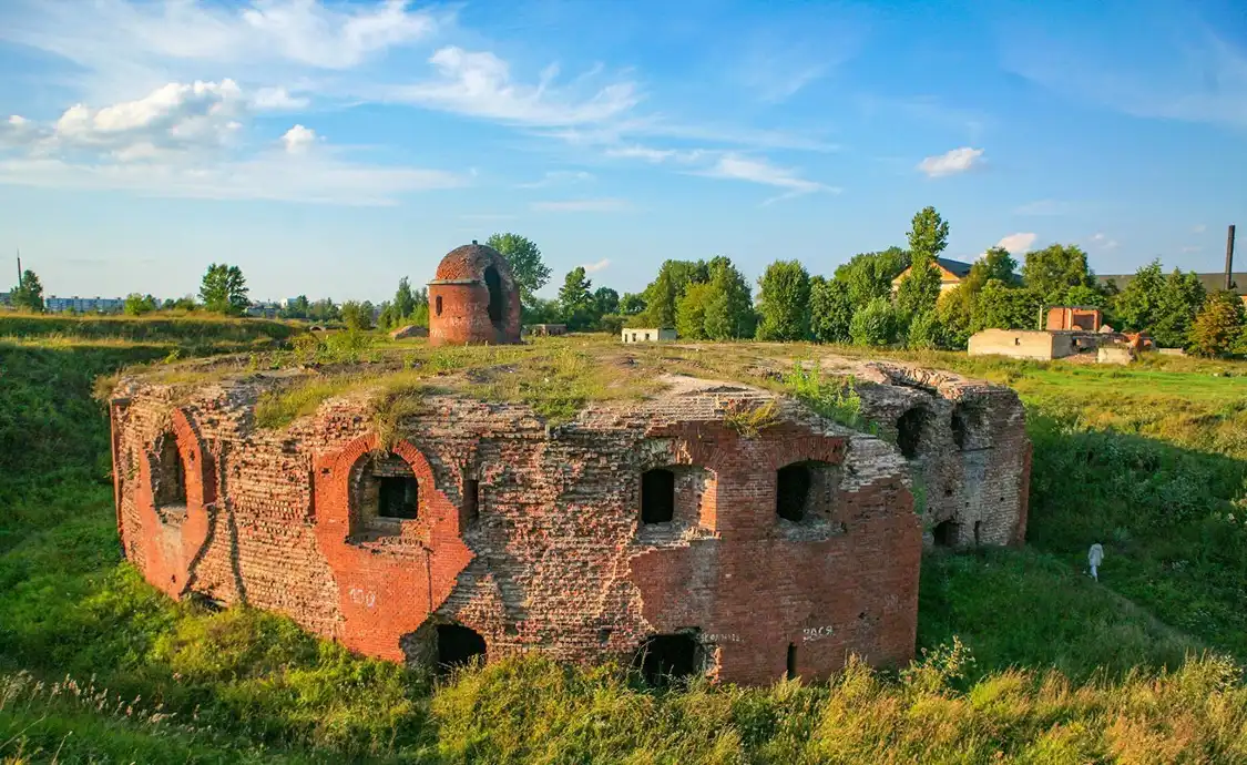 Hotels near Babrujsk Fortress