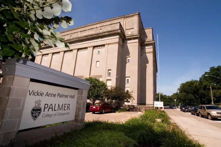 Các khách sạn gần Palmer Family and Chiropractic History Museum