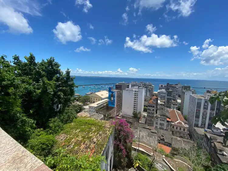 Các khách sạn gần Monumento da Cruz Caída