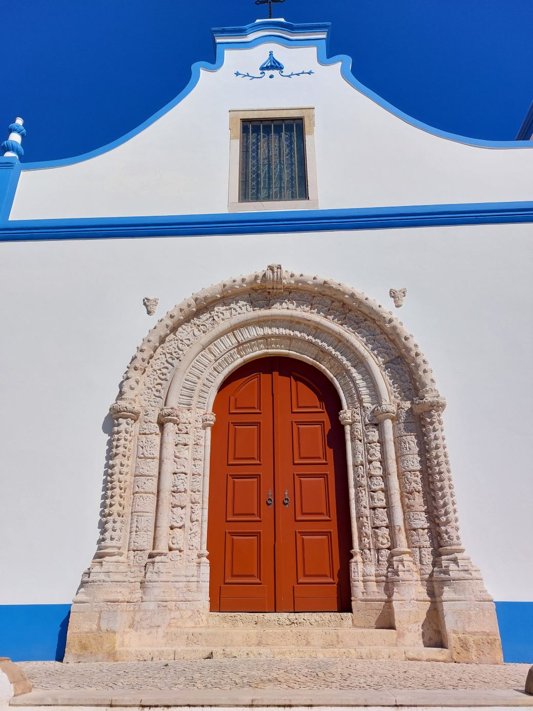 Compare 4 airports near Alvor