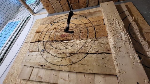 Axtra - Urban Axe Throwing