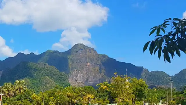 https://ak-d.tripcdn.com/images/0HJ1w12000huomu4n4A86_C_480_270_R5_Q70.jpg_.webp