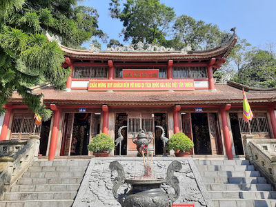 Tay Thien Tam Quan Gate