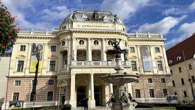 Discover Bratislava - Free & Private Walking Tours