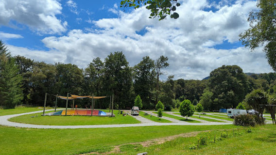 Riverside Holiday Park