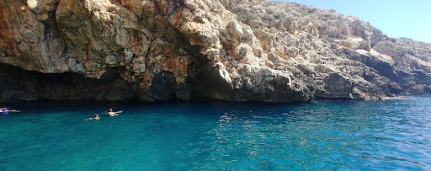 MINERVA NOLEGGIO-Escursioni e Gite in Barca a Castro