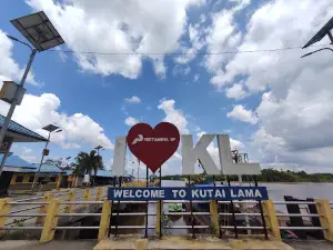 Naga port Kutai Lama