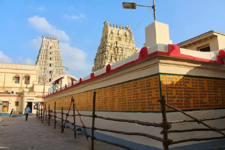 Hotels near Rajupalem Vigneswara Temple