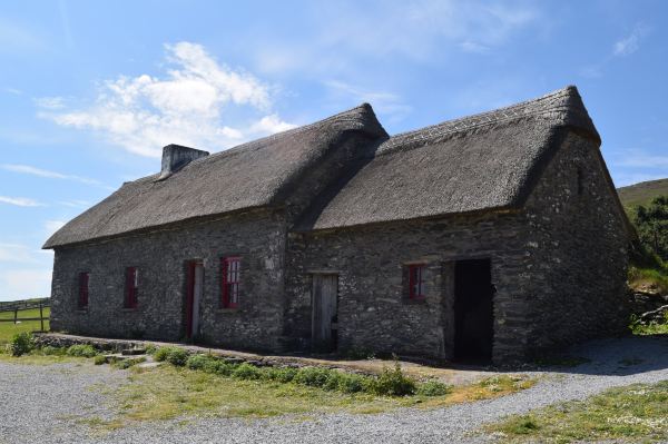The Famine Cottages (Teachíní an Ghorta Mhóir)