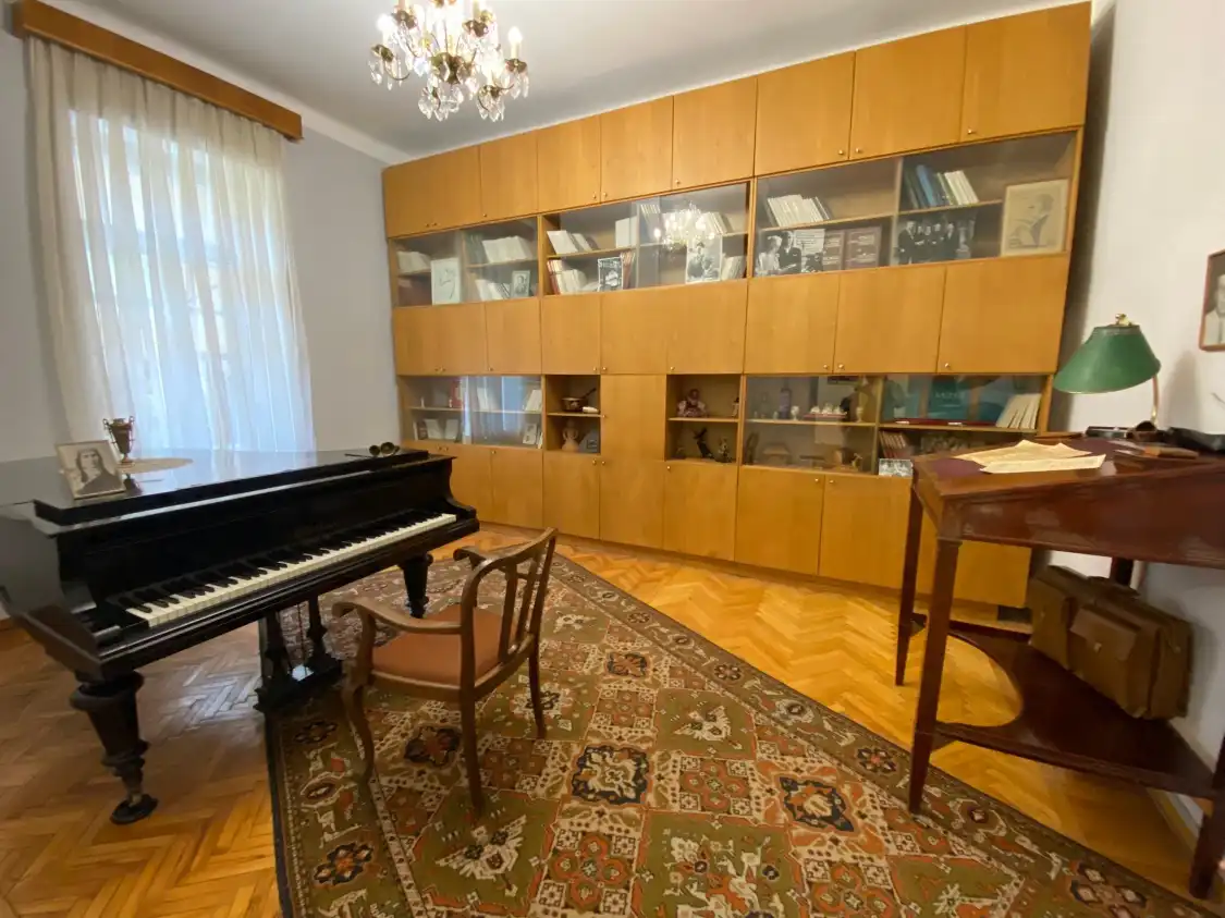 Hotels near Aram Khachaturian Museum