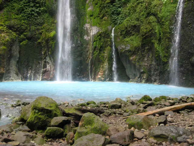 air terjun dua warna sibolangit view