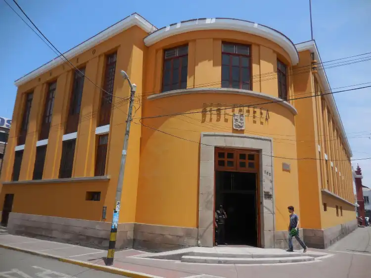 Hotels near Tacna Historical Museum