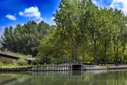 鄰近聖皮爾公園的酒店