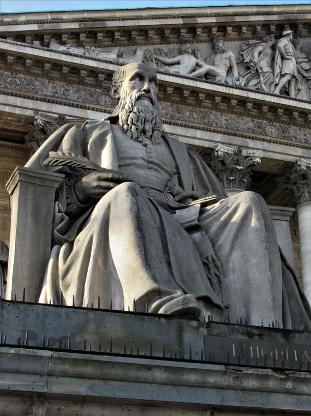 1_La statue de Michel de l'Hôpital