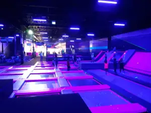 X-Play Trampoline Amusement Park
