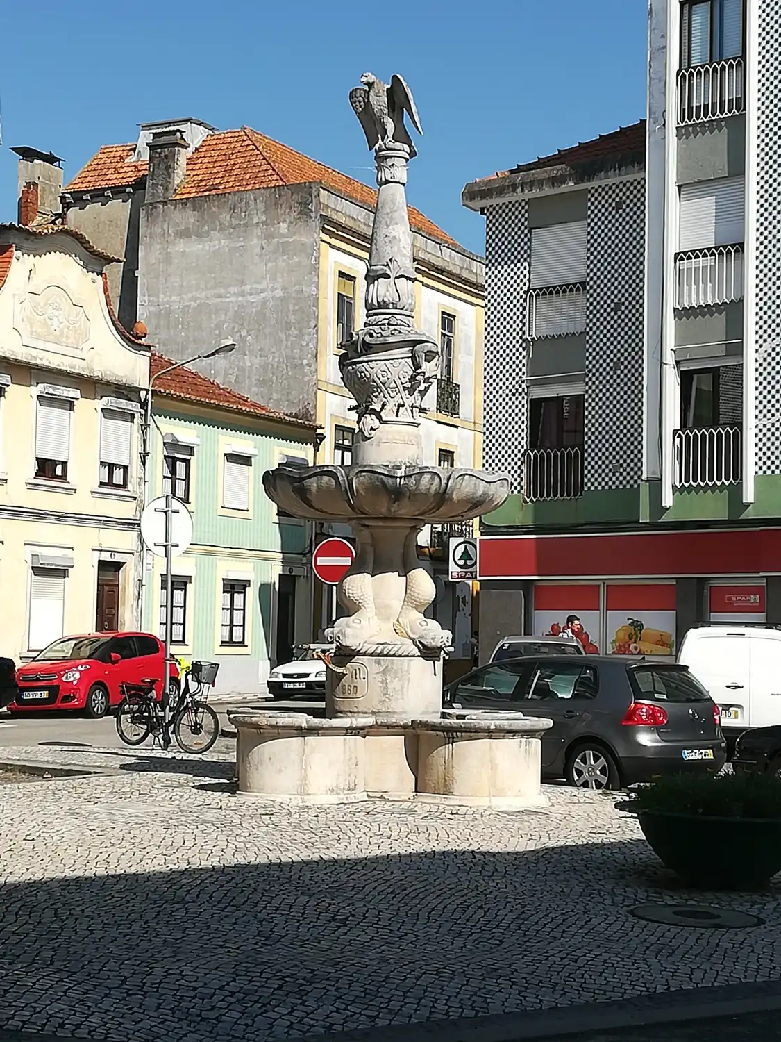 Hotels near Fonte das cinco bicas ou Chafariz do Espirito Santo