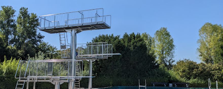 Indoor and outdoor pools Ketch