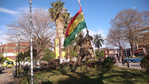 Plaza Eustaquio Mendez