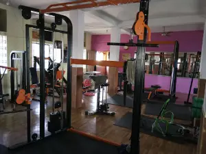 Olympia Gym, Lakhani
