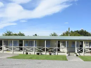 Featherston Motels And Camping