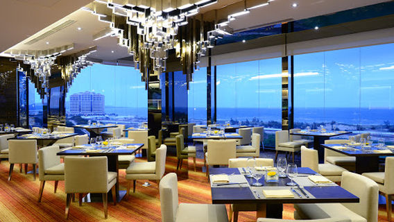 The Bluffs Ho Tram - Club House