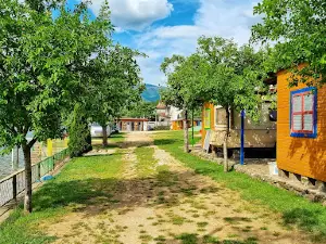 Auto Kamp Miris Ljeta