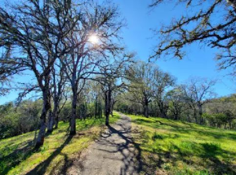 Shakota Trail (South End) Parking