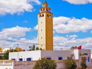 Dkhila