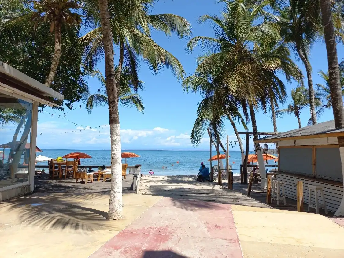 Hotels near Playa El Yaque