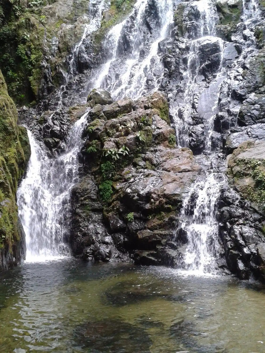Hotels near The Lovers Falls