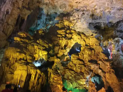 Hotel in zona Pelican Cave (Hang Bo Nau)