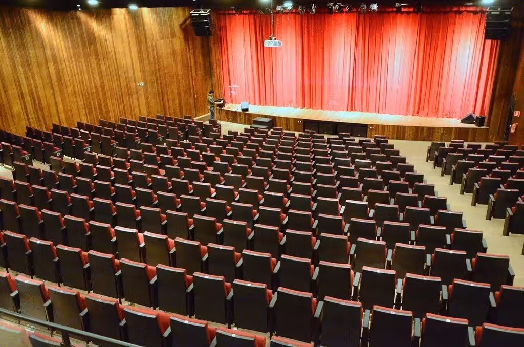 ${{cityDName}} Lins αεροπορικα