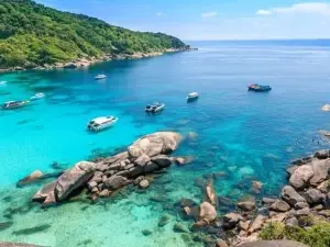Khao Lak Explorer Diving Center: Similan Islands Liveaboard & Day Trips Richelieu Rock