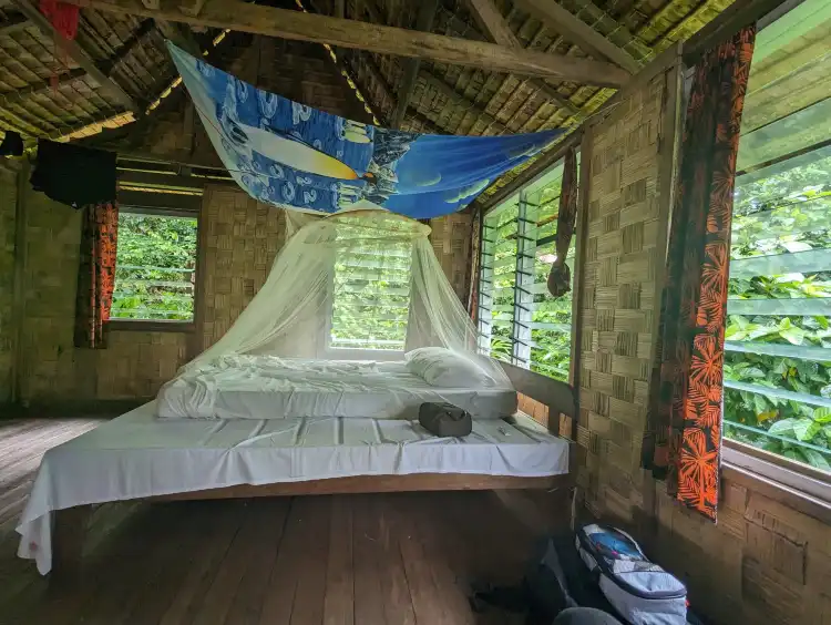 Hotels near Tetepare Island