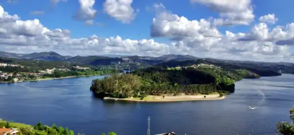 貢多馬爾住宿飯店