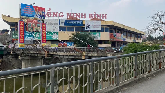 Rong Market Ninh Binh