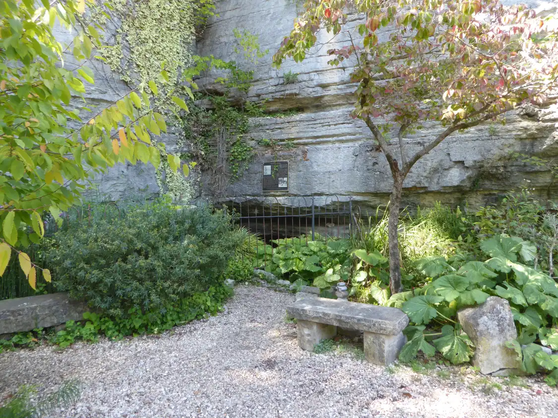 Hotels near Harding Spring and Pocket Park