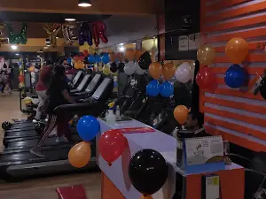 Pumping Iron Gym