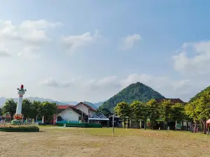 "Taman Klaskustik" Alun-alun Sangkapura, Bawean