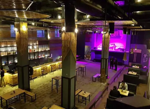 LION'S DEN( Pub/Music Bar)