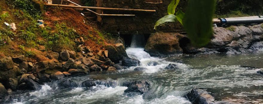 Karweti waterfalls Gĩthũngũri